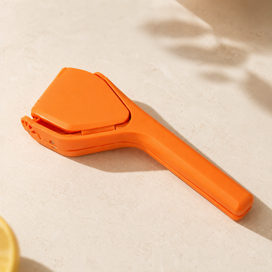 Fold-Flat Lemon Squeezer